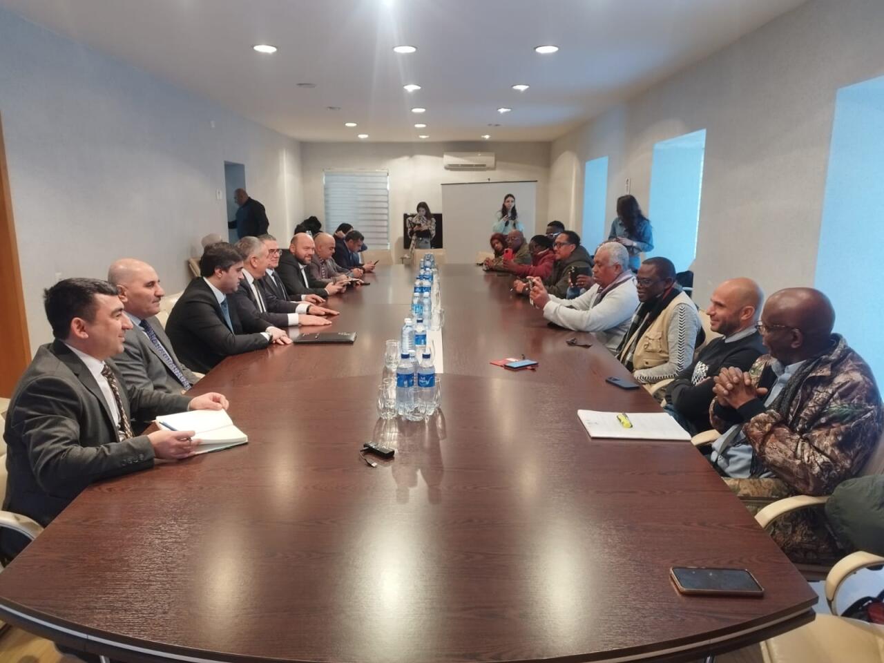 В Совете печати Азербайджана состоялась встреча с представителями СМИ из французских колоний