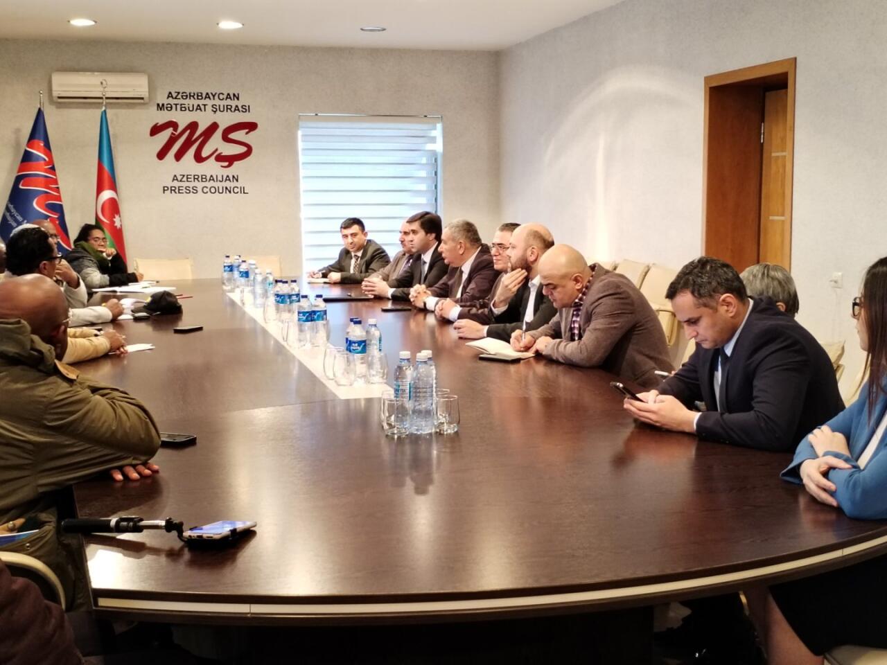 В Совете печати Азербайджана состоялась встреча с представителями СМИ из французских колоний