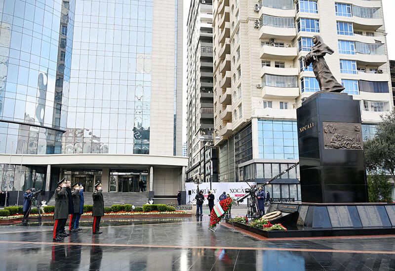 Руководящий состав министерства обороны Азербайджана посетил памятник "Крик матери"