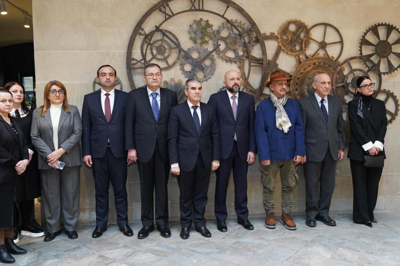 İçərişəhərdə Reza Deqatinin “Xocalı-Yaralı ruhlar” adlı sərgisi açılıb