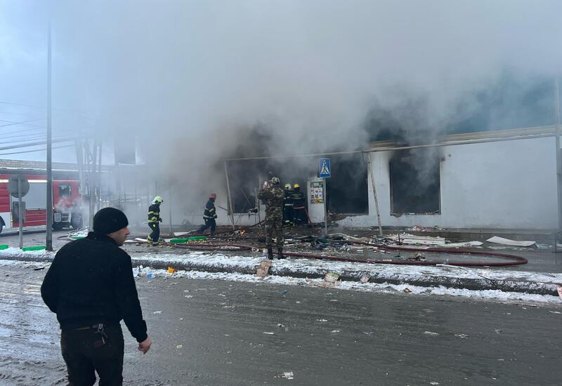 Расследуется причина взрыва в одном из маркетов в Баку