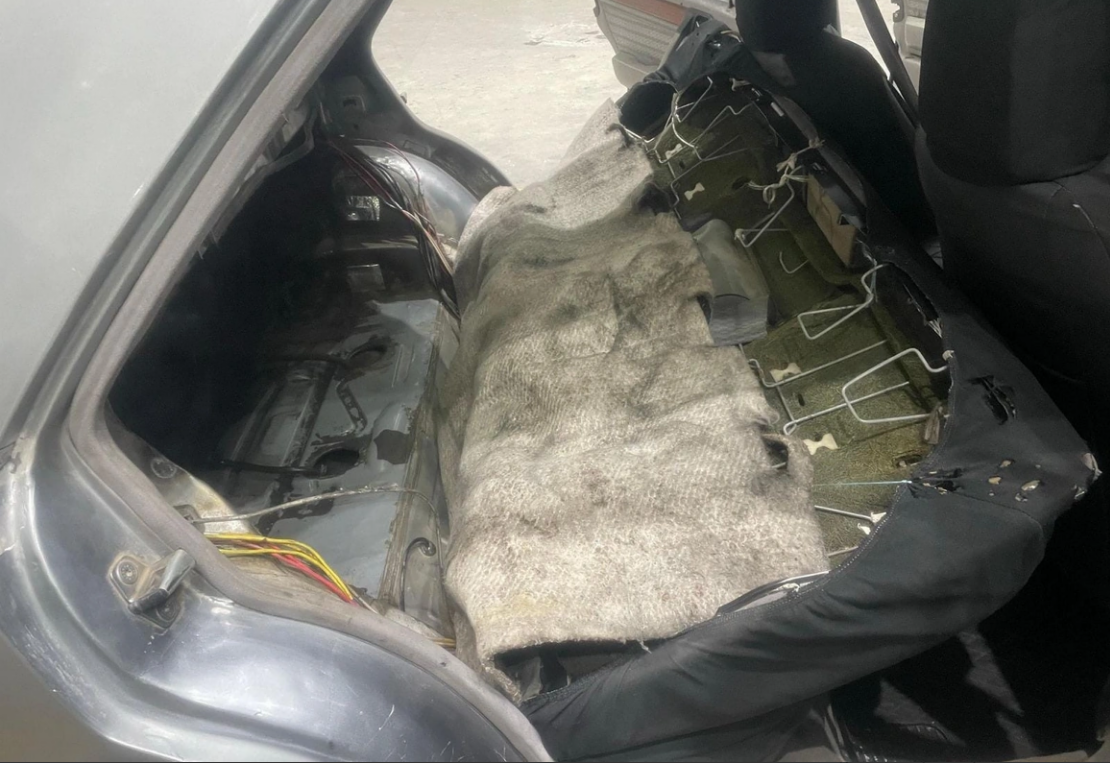 Maşının baqajında ölkədən qaçmaq istəyən şəxs tutuldu