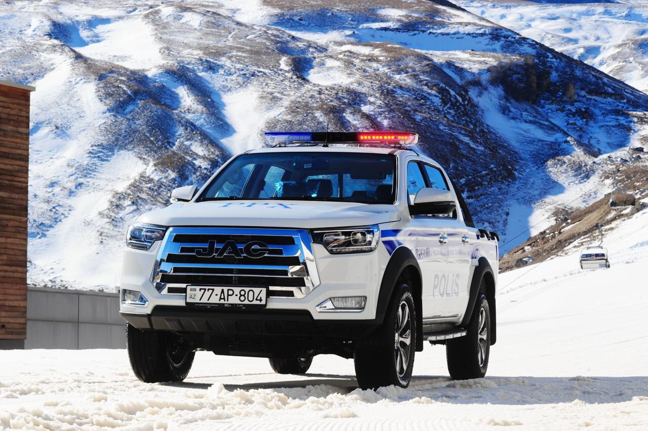 Hava şəraiti ilə əlaqədar polis əməkdaşları zəruri təhlükəsizlik tədbirləri görürlər