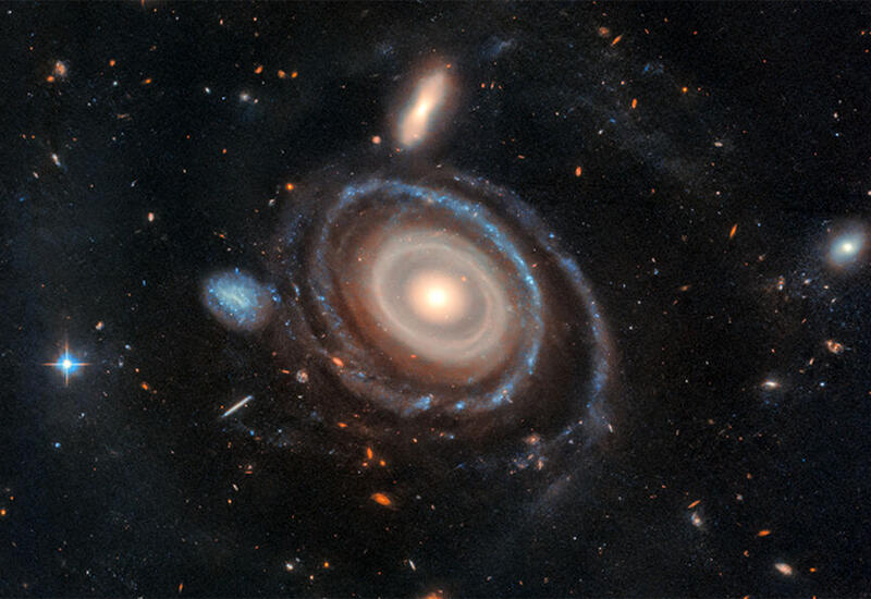 Ученые определили форму Вселенной