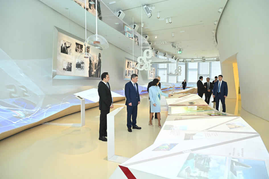 Qazaxıstanın Baş naziri Heydər Əliyev Mərkəzində olub