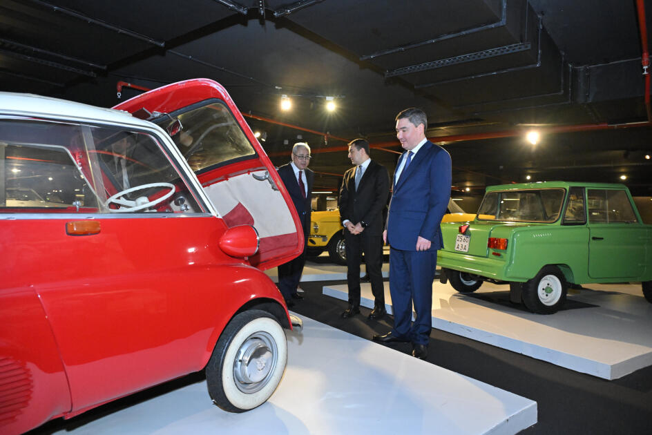 Qazaxıstanın Baş naziri Heydər Əliyev Mərkəzində olub