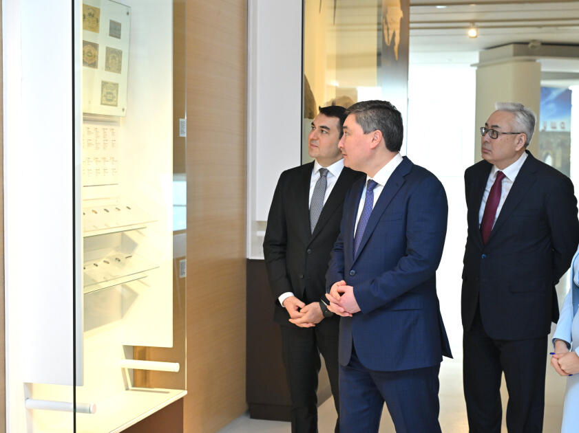 Qazaxıstanın Baş naziri Heydər Əliyev Mərkəzində olub