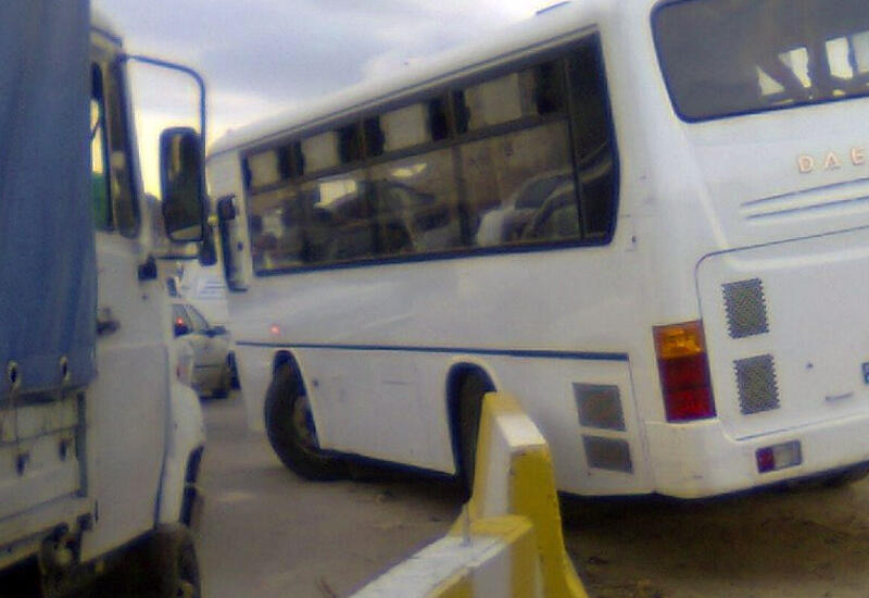 Цепная авария с участием автобуса в Баку