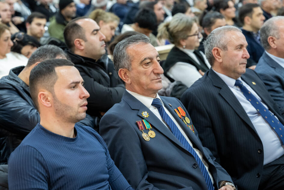 На заседании суда по делу лиц армянского происхождения, обвиняемых в преступлениях против Азербайджана, начался этап изучения документов