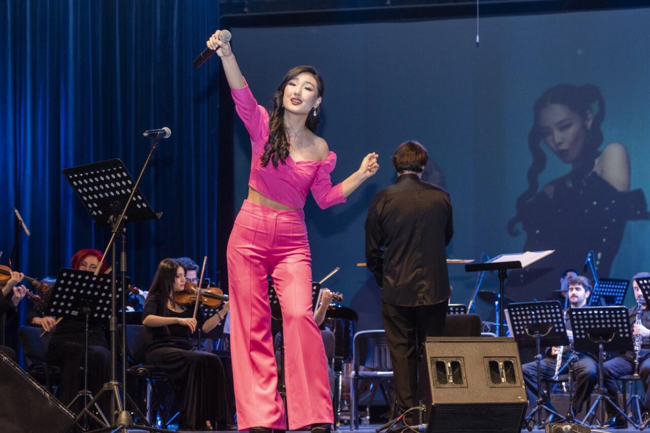 Впервые в Баку для любителей корейской музыки состоялось шоу "K-POP Symphony"