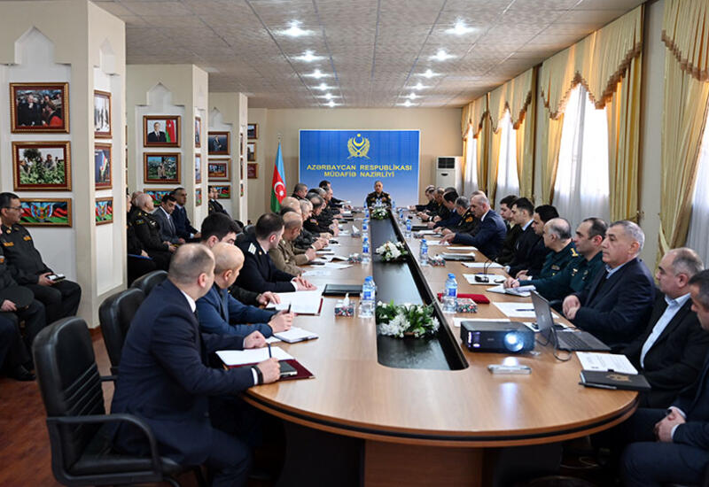 В Азербайджане продолжается разработка новых военных уставов