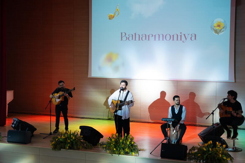 В Yelo Bank прошел музыкальный вечер для женщин