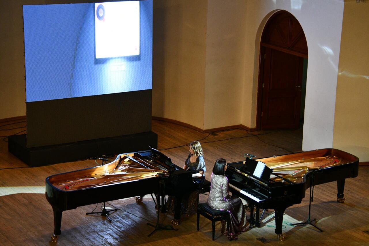 В Баку представлен великолепный вечер "Зеркало звуков"