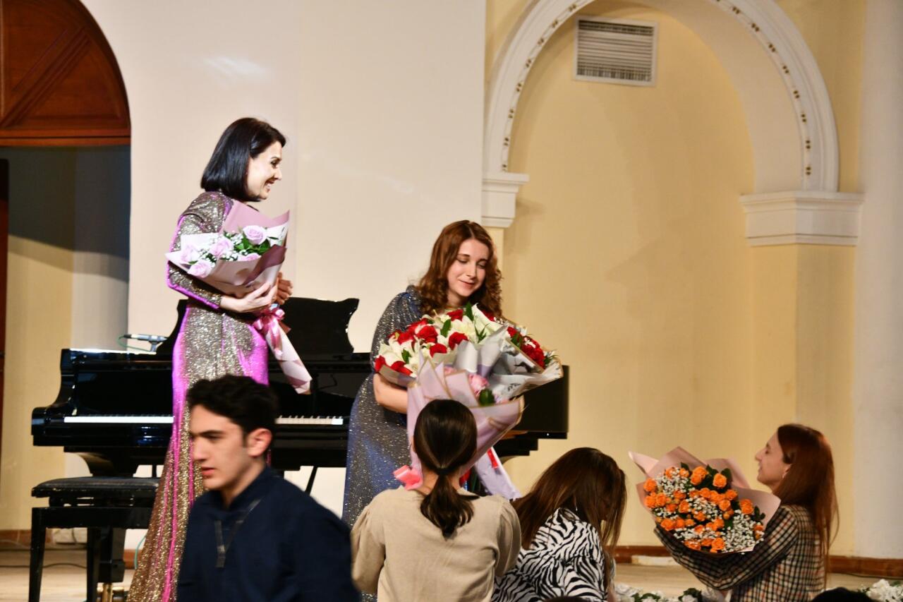 В Баку представлен великолепный вечер "Зеркало звуков"