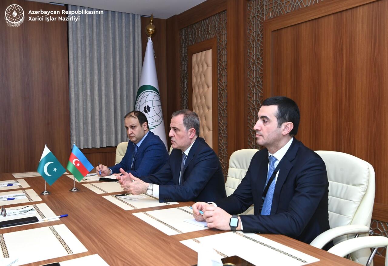 Азербайджан и Пакистан обсудили вопросы стратегического партнерства