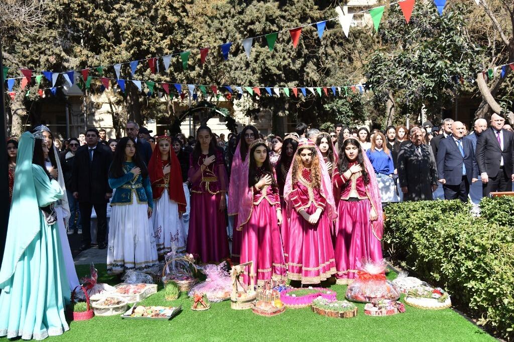 Paytaxtın Abad məhəllələrində Novruz şənlikləri keçirilir