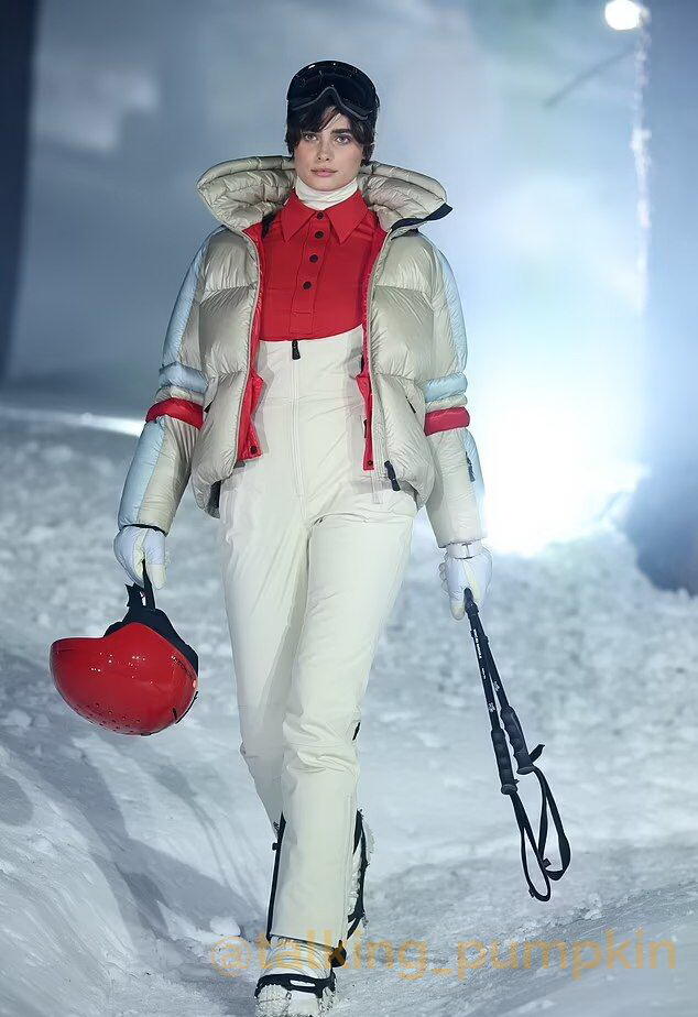 Moncler Grenoble провела показ коллекции осень-зима 2025 ​​в Куршевеле