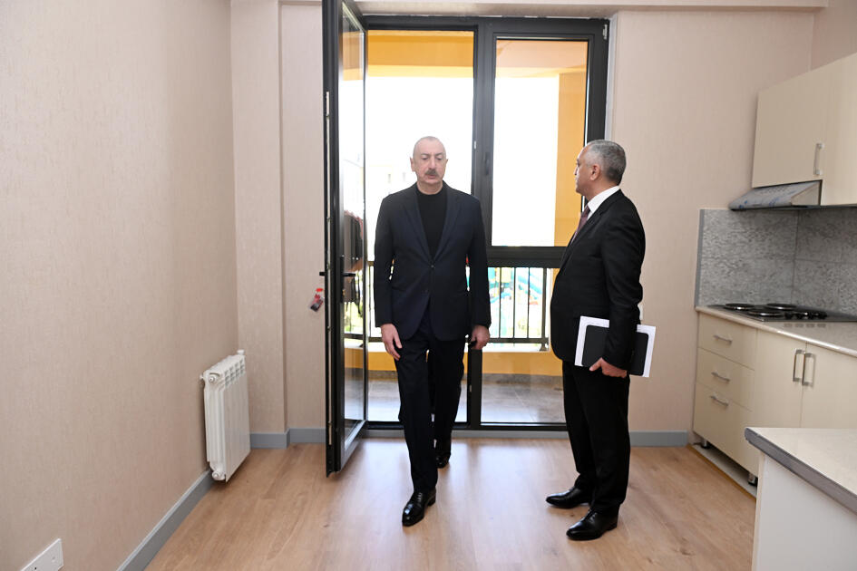 Президент Ильхам Алиев и Первая леди Мехрибан Алиева приняли участие в церемонии сдачи в эксплуатацию жилого комплекса в селе Суговушан