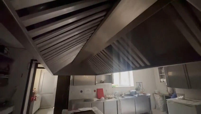 Bakıda məşhur otelin fəaliyyəti