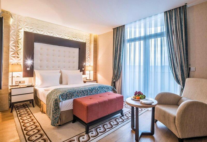 Bakıda məşhur otelin fəaliyyəti