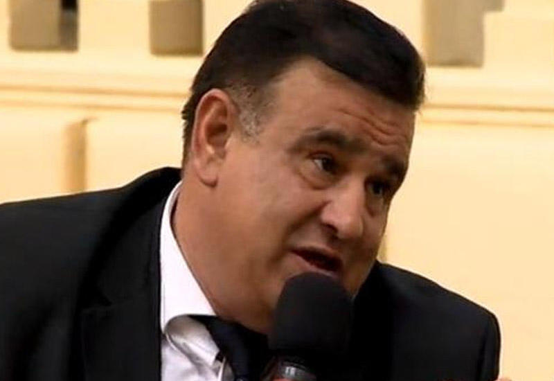 "O, Vəfanın müəllimi olmayıb"