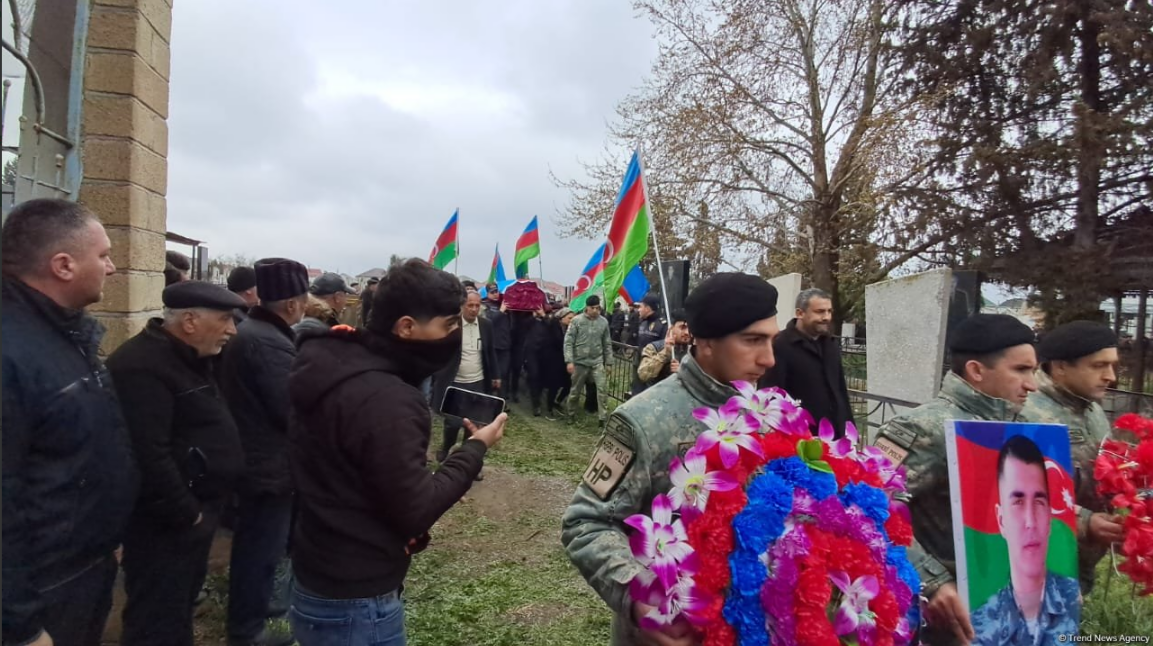 Qar uçqununda həlak olmuş əsgər dəfn edilib
