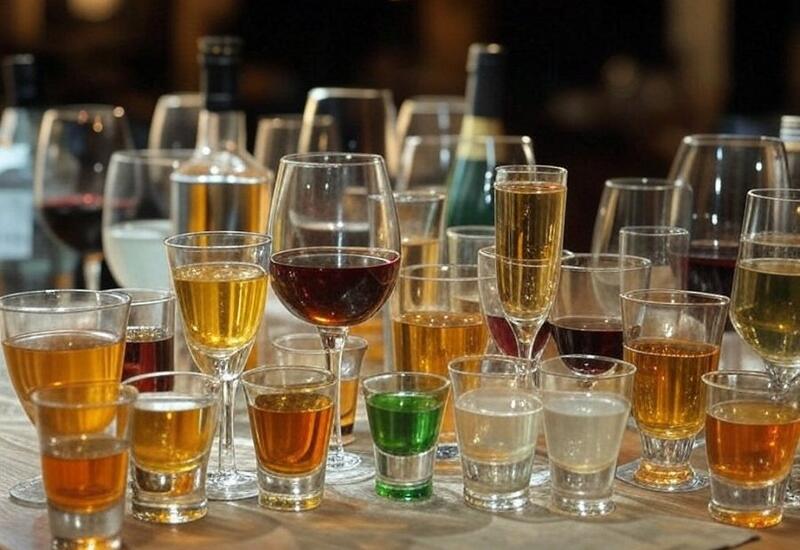 Азербайджанцы стали больше тратить на напитки и табачные изделия