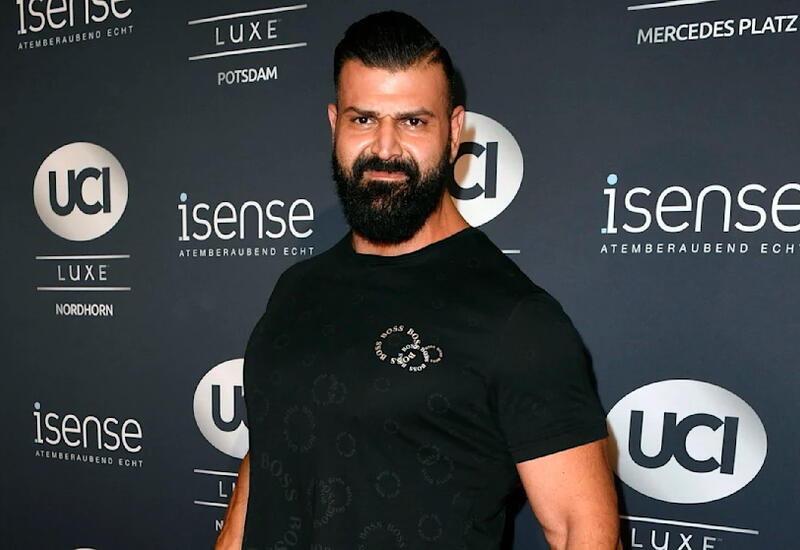 “Netflix” ulduzu idman zalında keçinib