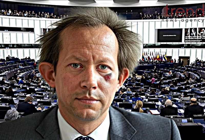 Avropa parlamenti sirkə, Bellami təlxəyə çevrilir