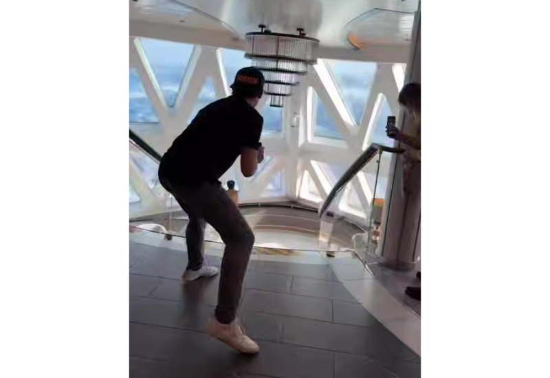 Хаос на борту круизного лайнера