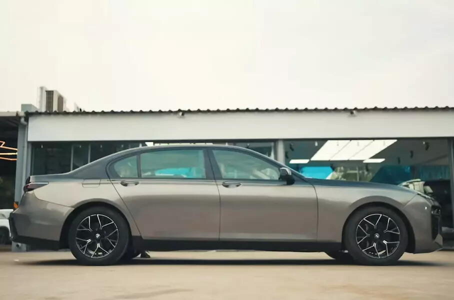 В Индии стали переделывать старые BMW 7-Series F02 в новые G70