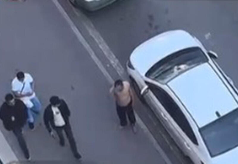 Bakıda küçədə yarıçılapaq şəxs