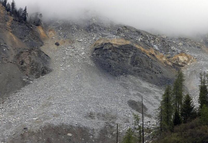 Qaxda torpaq sürüşməsi oldu