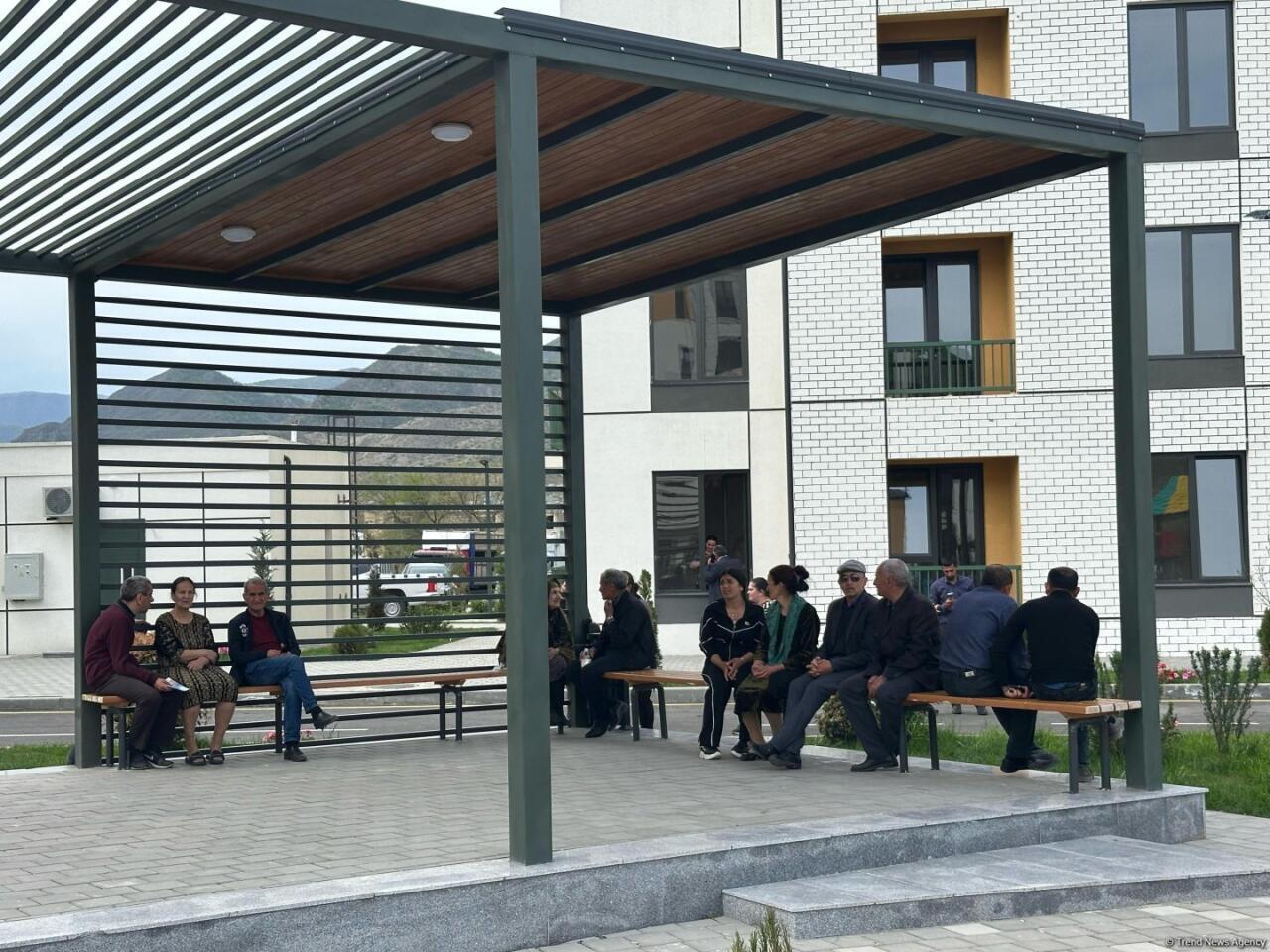 Suqovuşana daha 53 ailə köçürüldü