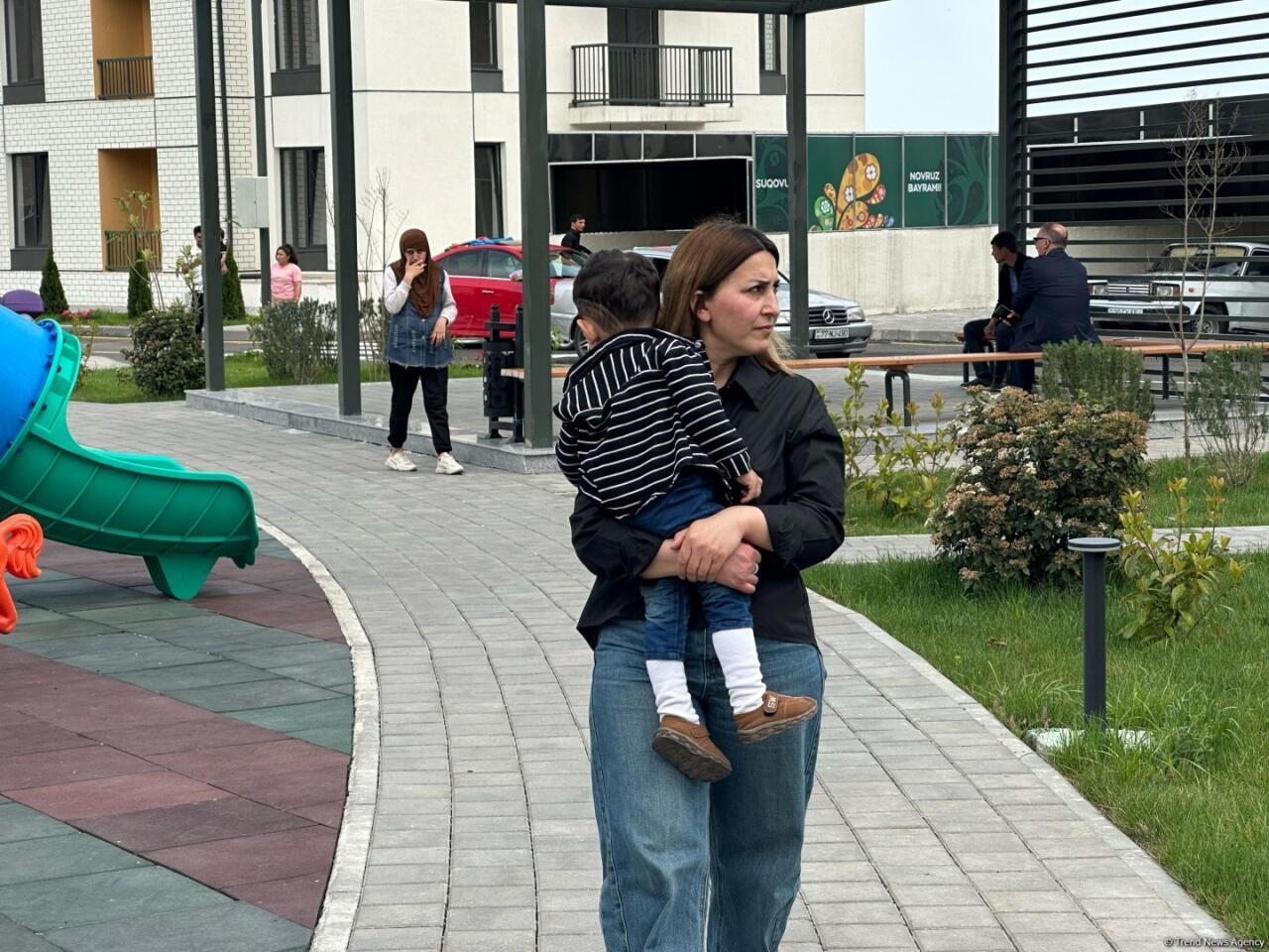 Suqovuşana daha 53 ailə köçürüldü