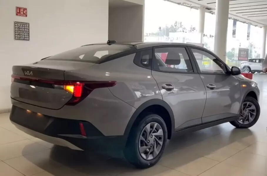 Новый седан-преемник Kia Rio