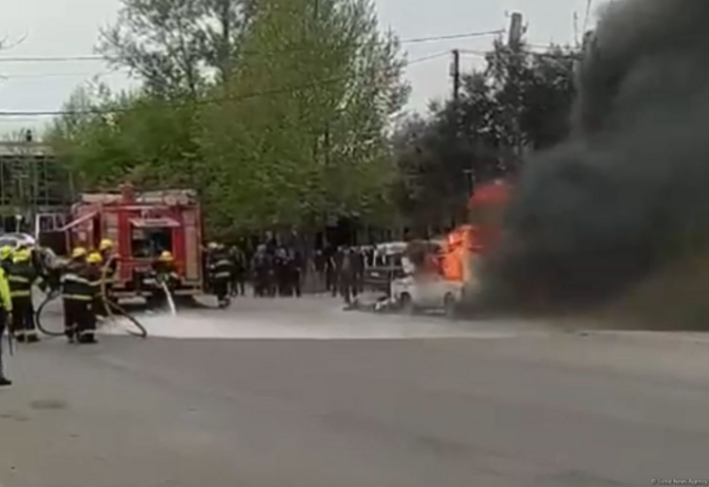 Ağdamda avtomobil yanıb