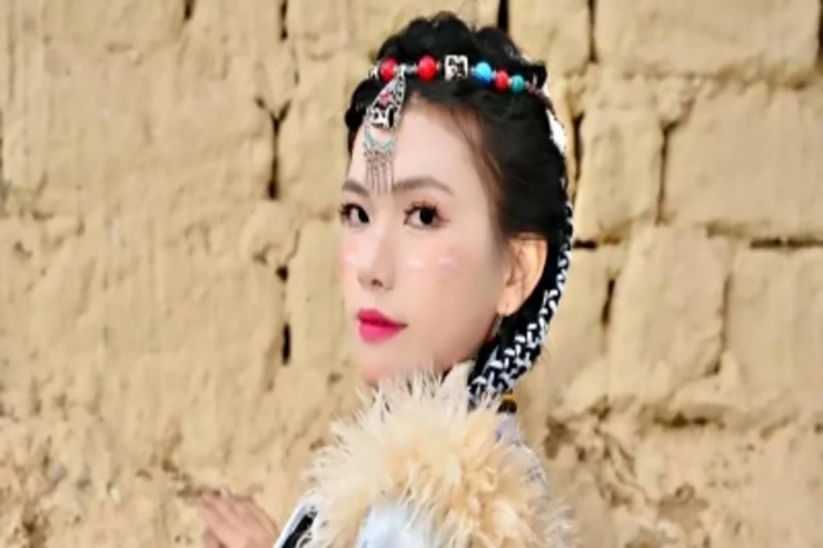 Gözəllik kraliçası ÖLDÜ: uşağını xilas etmək istəyirdi