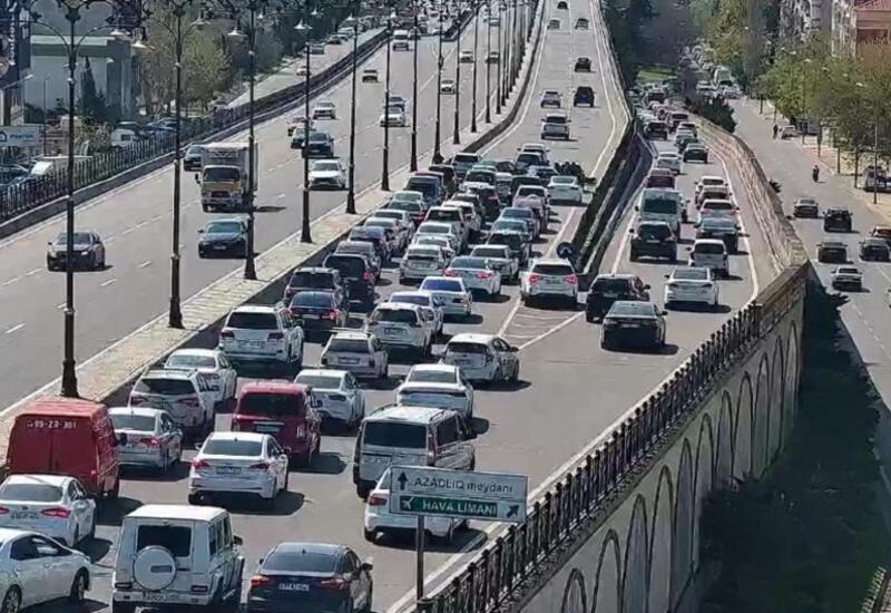 На каких улицах Баку фиксируются пробки?
