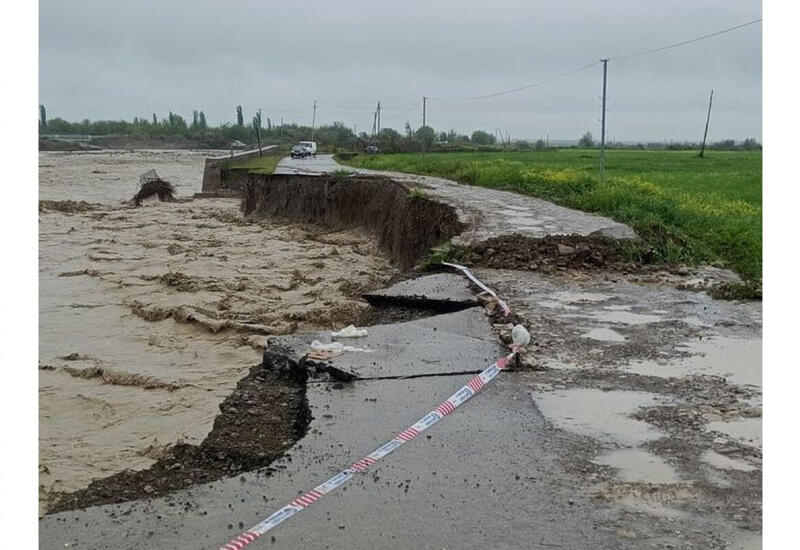 Ağsuda yol yararsız hala düşdü