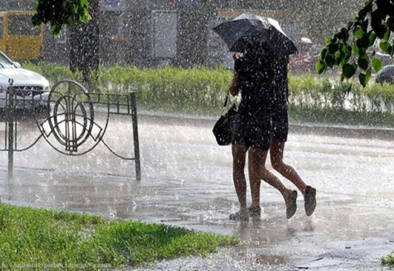 Yağışa görə ali təhsil müəssisələrində dərslər təxirə salınıb?