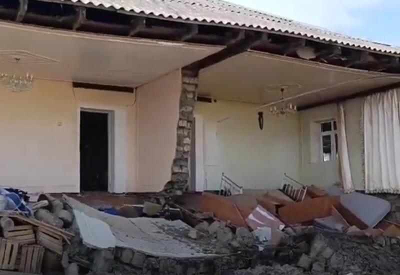 Qubada sel evi yerlə bir etdi