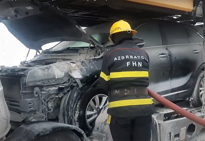 Bakıya gətirilən bahalı avtomobil yolda yandı