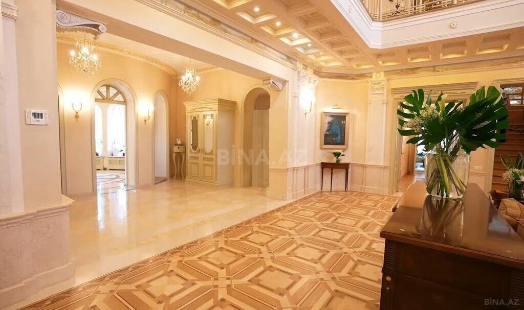 Bakıda fantastik qiymətə malikanə satılır