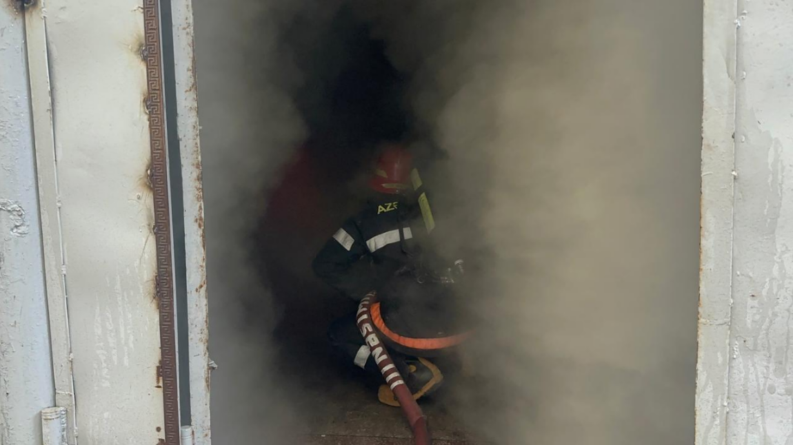 Anbardakı yanğınla bağlı