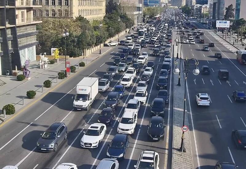 В Баку на этих дорогах наблюдаются пробки