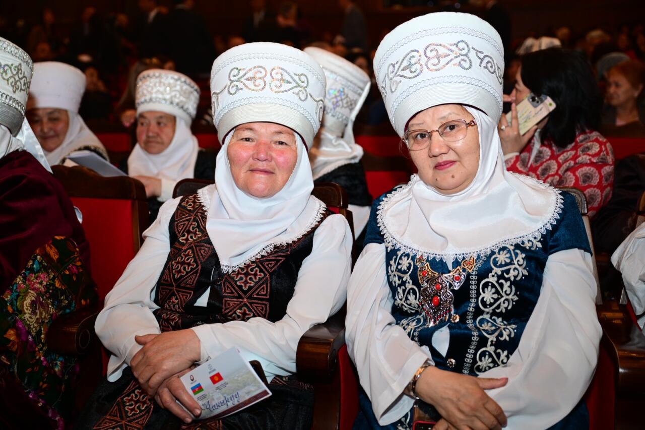 В Кыргызстане прошел культурный вечер Азербайджана с выставкой работ эпохи Каджаров