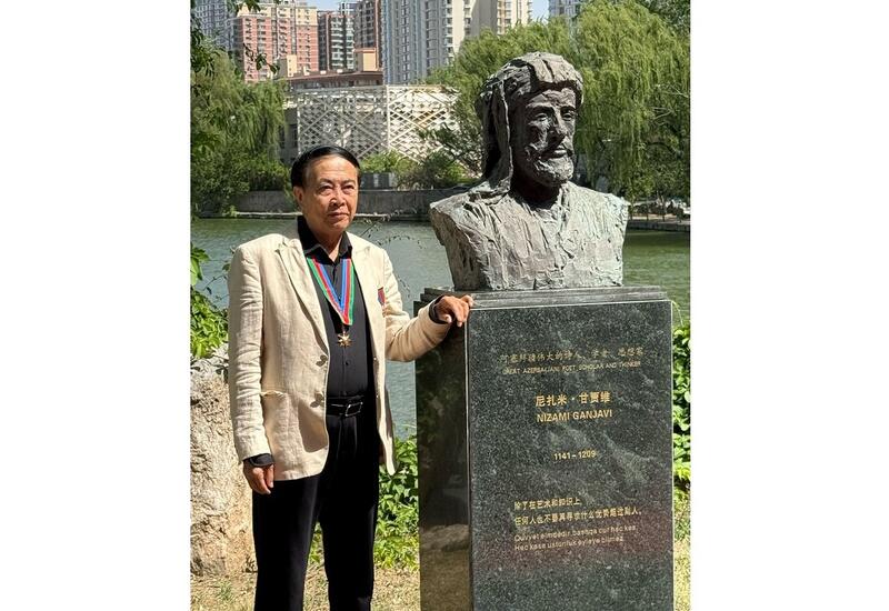 Nizaminin heykəli Çinlə Azərbaycan arasında mədəni körpünün rəmzidir