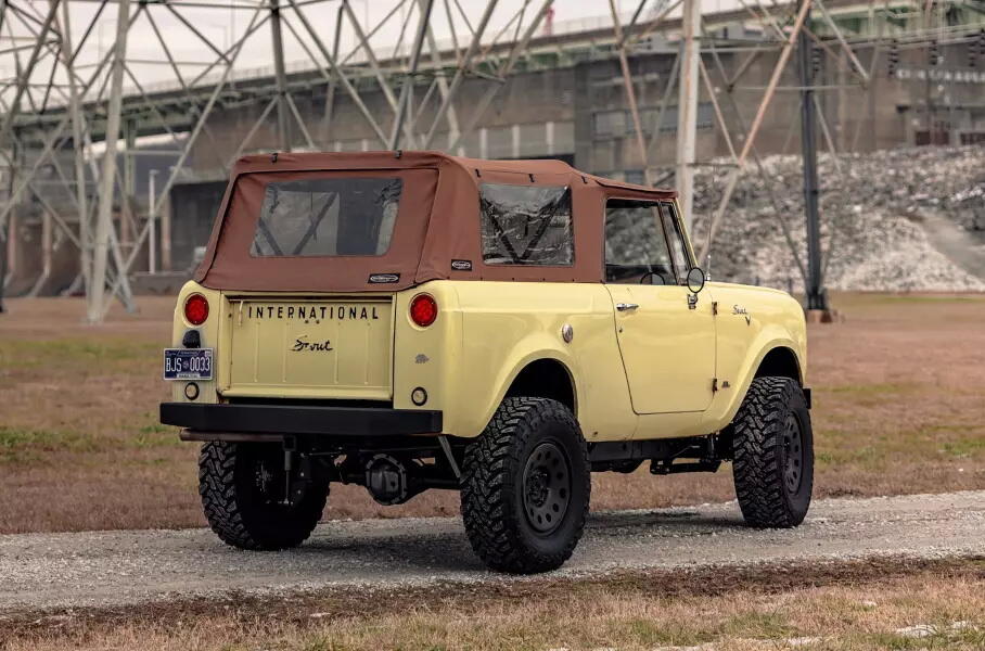 С аукциона продадут рестомод International Scout на шасси Jeep Wrangler