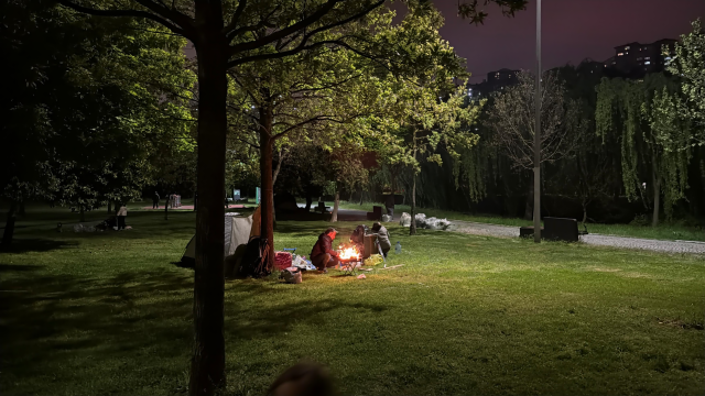 Gecəni küçədə keçirdilər